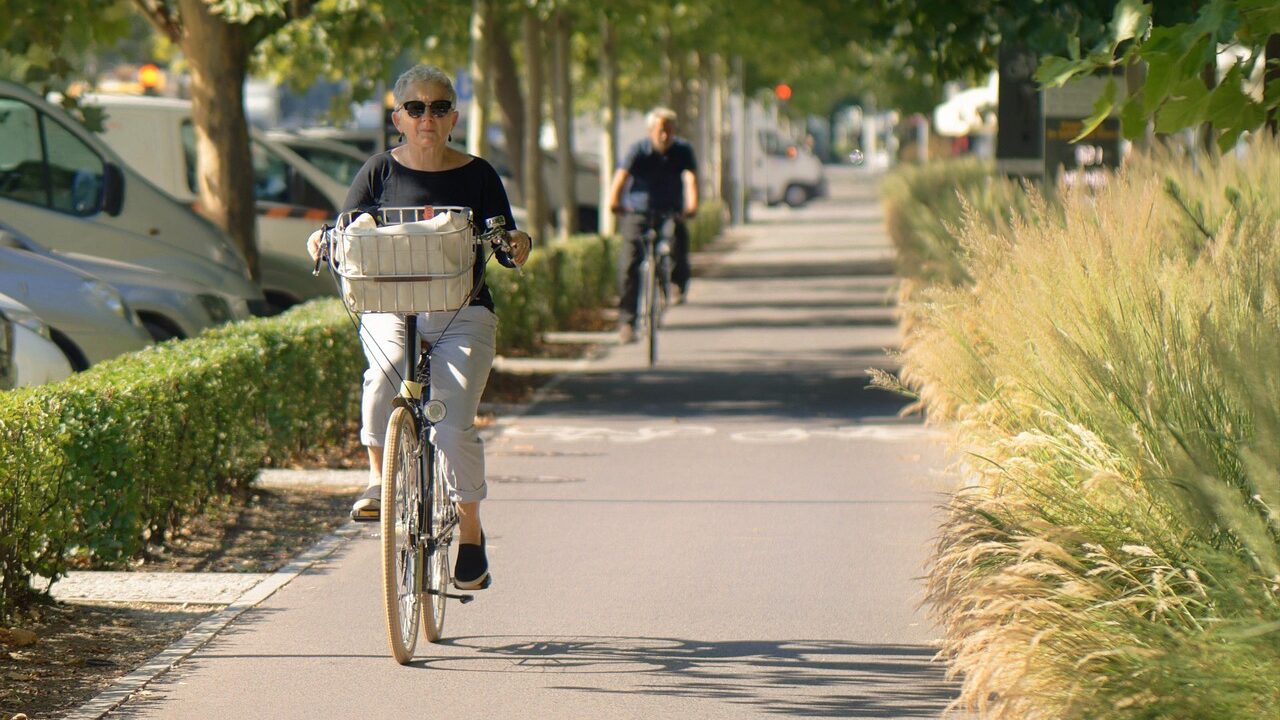 seniors cycling